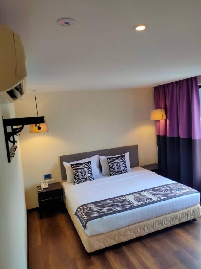 9 Square Hotel - Subang