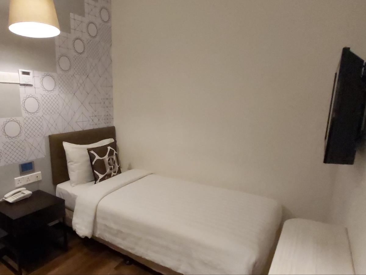 9 Square Hotel - Subang