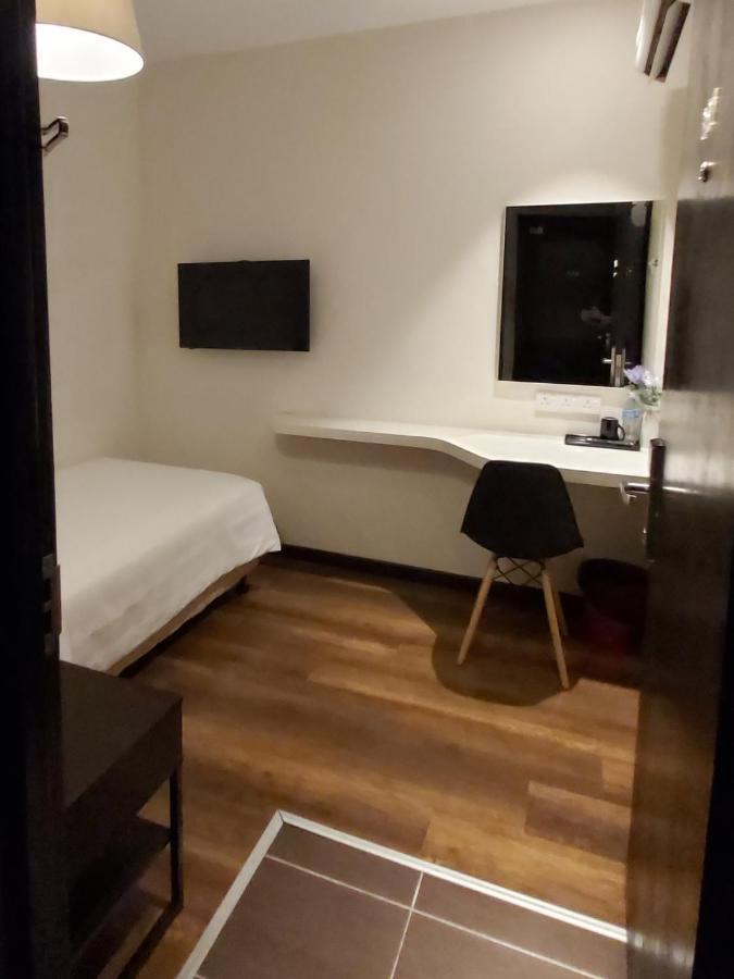 9 Square Hotel - Subang